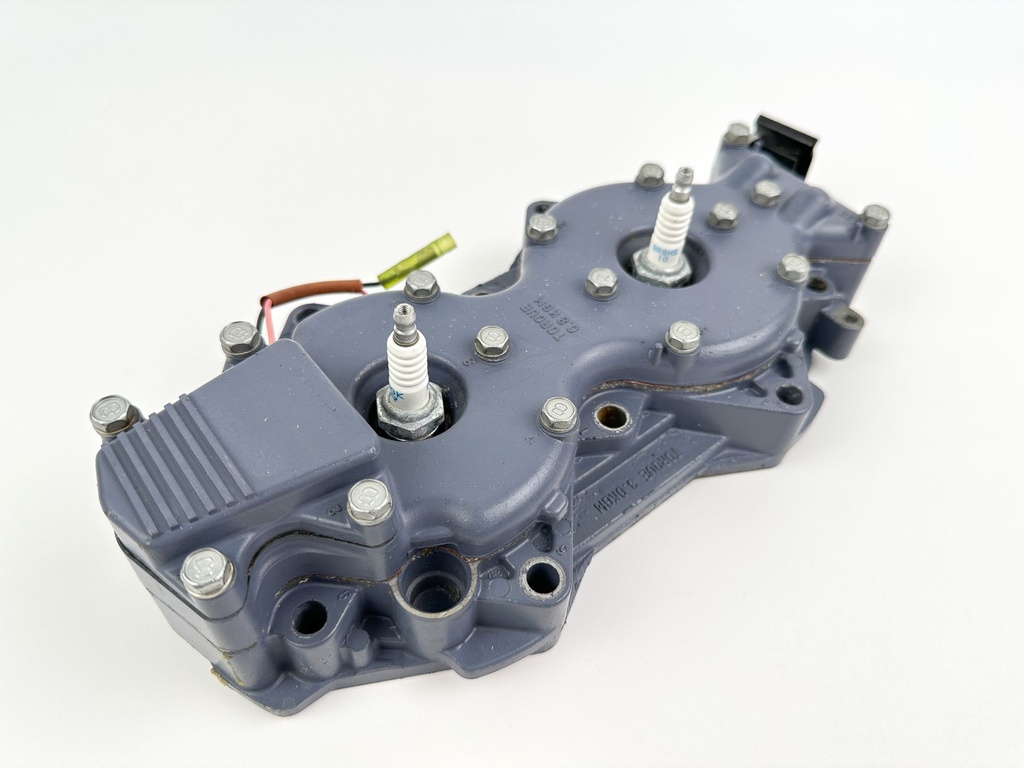 2000 Yamaha 115 HP 2 Stroke Outboard Cylinder Head 6E5-11111-10-1S OEM