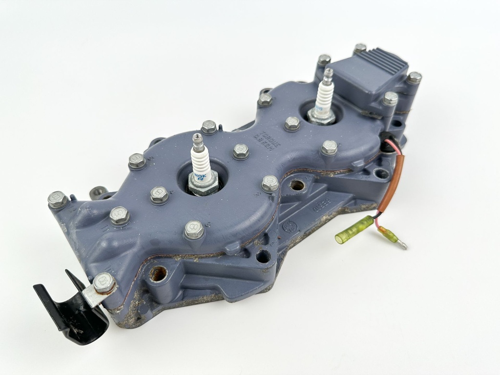 2000 Yamaha 115 HP 2 Stroke Outboard Cylinder Head 6E5-11111-10-1S OEM