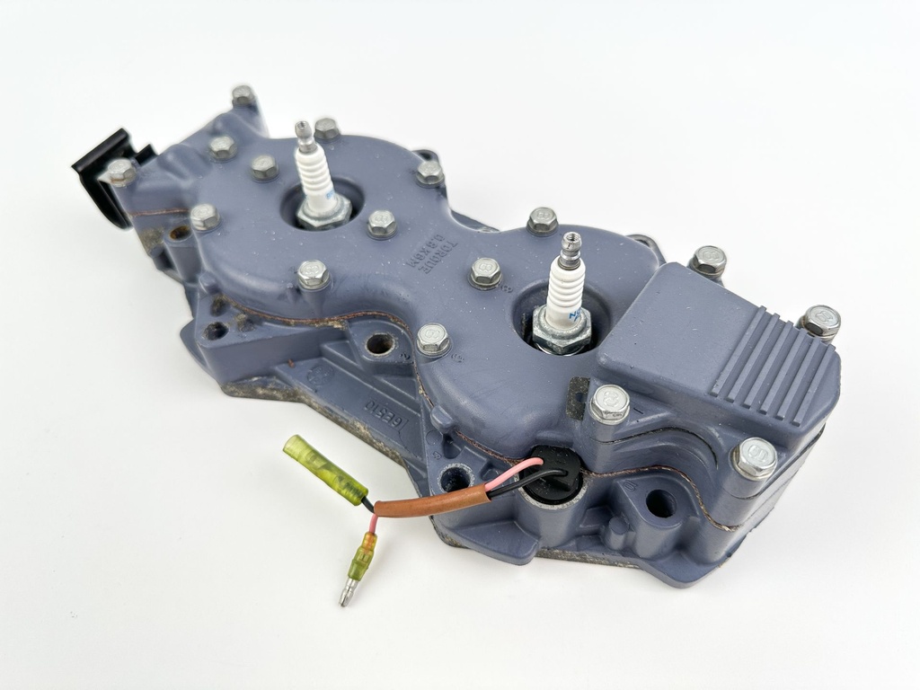 2000 Yamaha 115 HP 2 Stroke Outboard Cylinder Head 6E5-11111-10-1S OEM