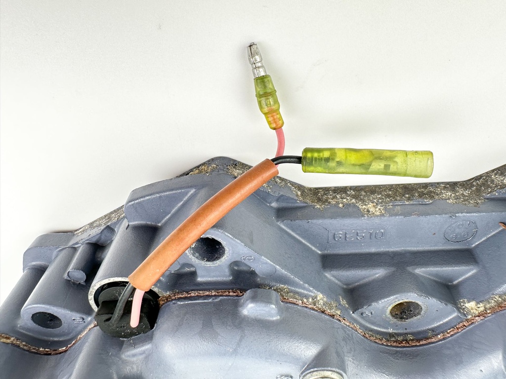 2000 Yamaha 115 HP 2 Stroke Outboard Cylinder Head 6E5-11111-10-1S OEM