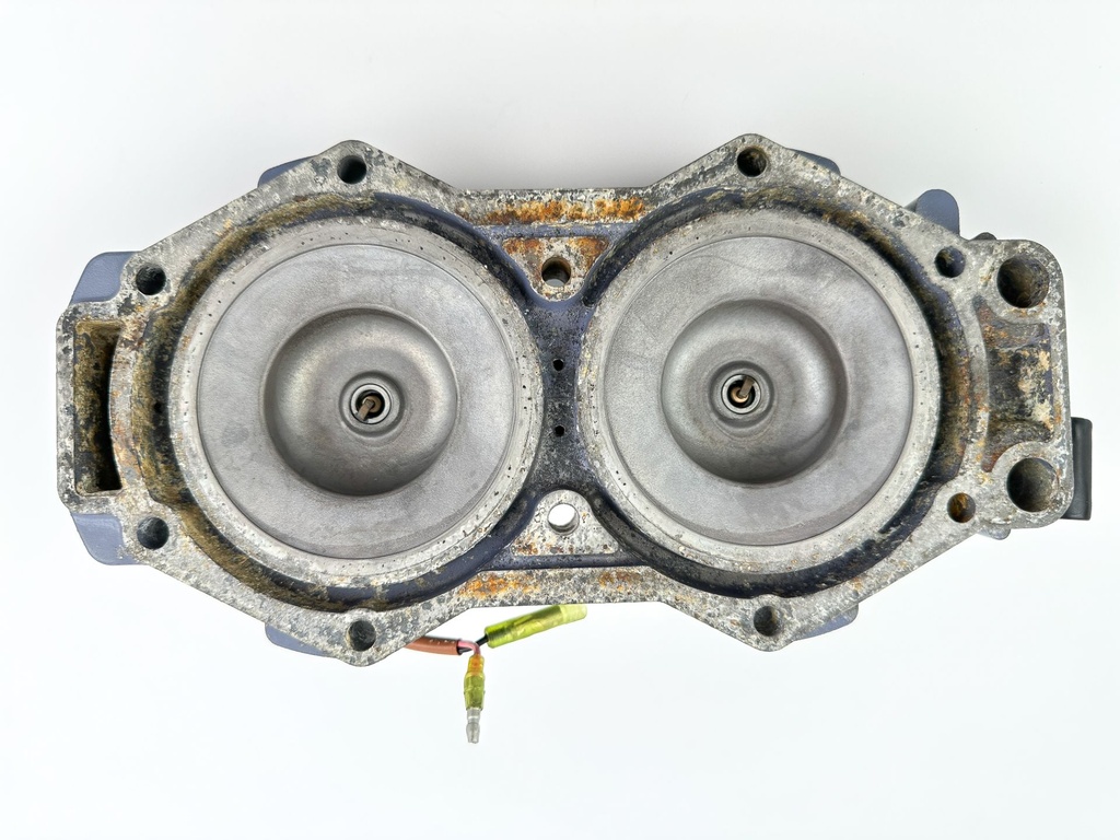 2000 Yamaha 115 HP 2 Stroke Outboard Cylinder Head 6E5-11111-10-1S OEM