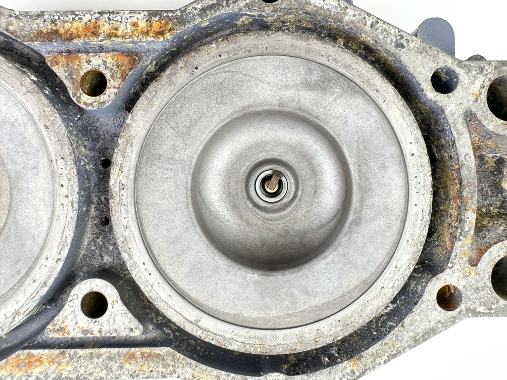 2000 Yamaha 115 HP 2 Stroke Outboard Cylinder Head 6E5-11111-10-1S OEM