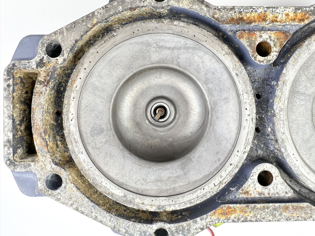 2000 Yamaha 115 HP 2 Stroke Outboard Cylinder Head 6E5-11111-10-1S OEM