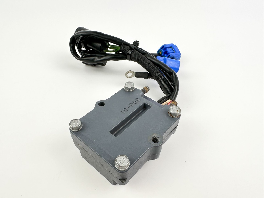 2004 Yamaha 225 HP 4 Stroke Outboard Rectifier & Regulator 69J-81960-11-00 OEM