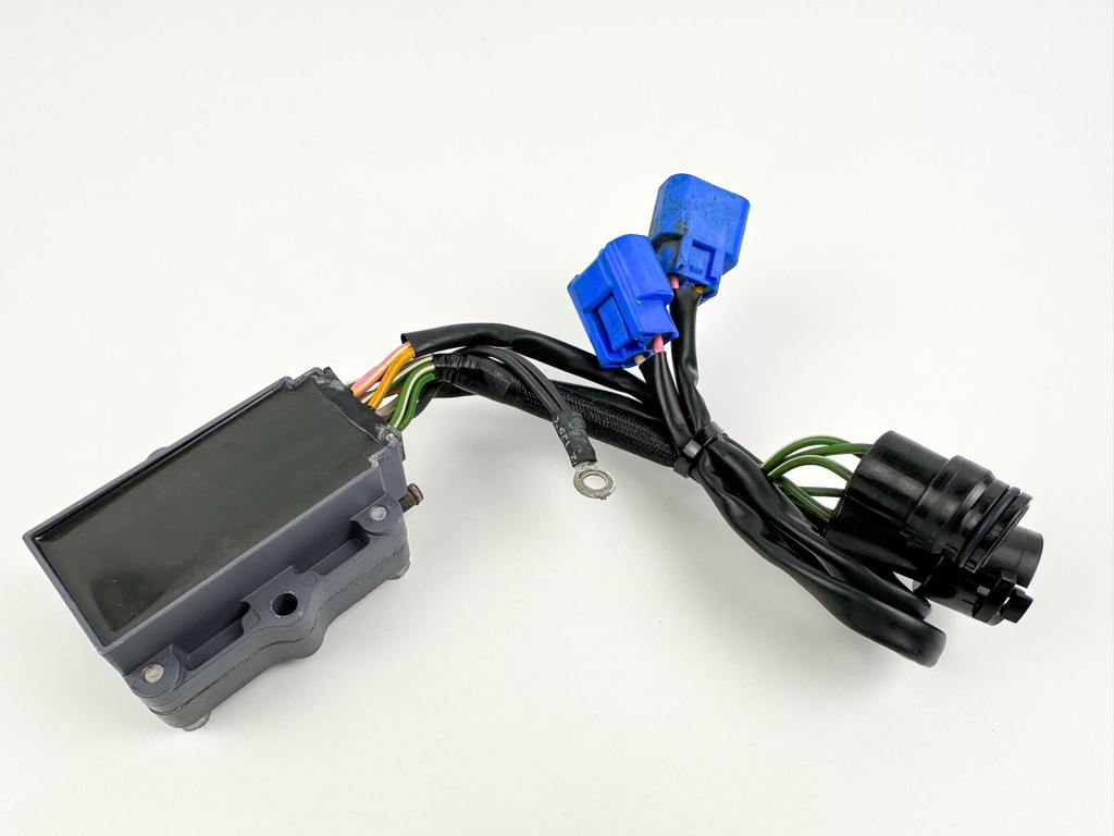 2004 Yamaha 225 HP 4 Stroke Outboard Rectifier & Regulator 69J-81960-11-00 OEM