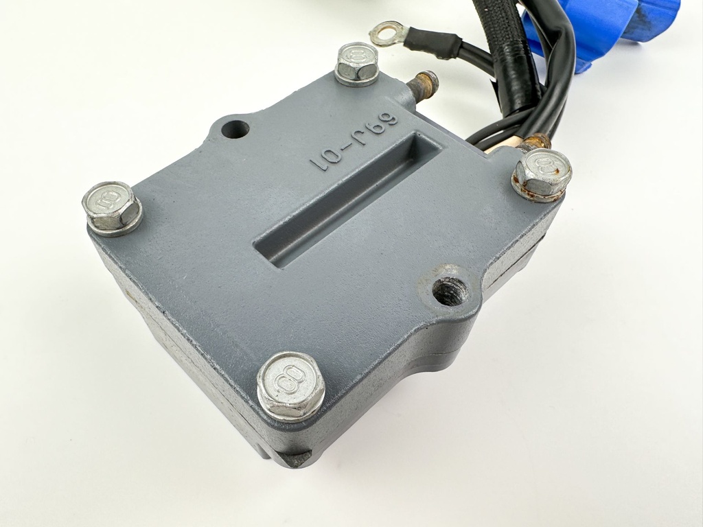 2004 Yamaha 225 HP 4 Stroke Outboard Rectifier & Regulator 69J-81960-11-00 OEM