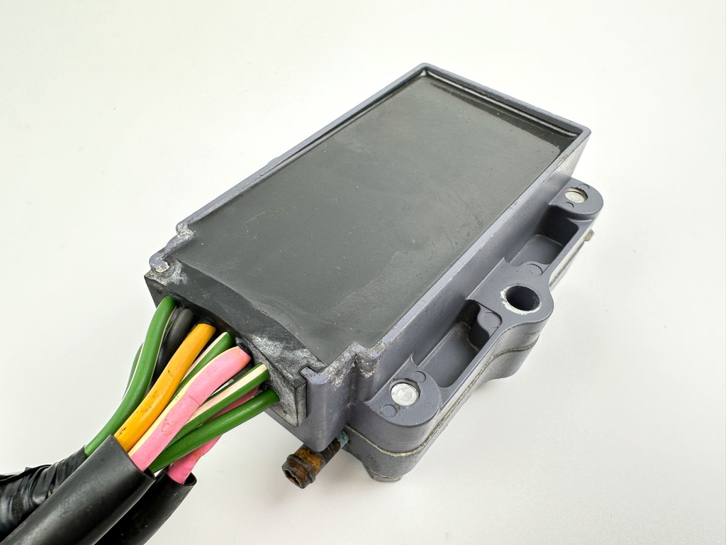 2004 Yamaha 225 HP 4 Stroke Outboard Rectifier & Regulator 69J-81960-11-00 OEM