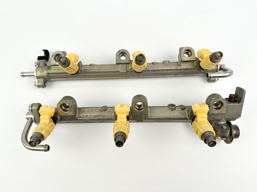 2004 Yamaha 225 HP 4 Stroke Outboard Fuel Injector Set W/ Rail 69J-13761-00-00 OEM