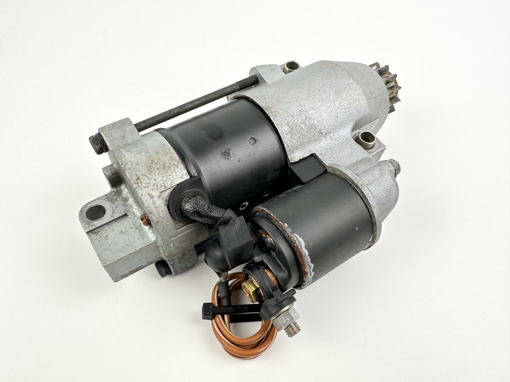 2004 Yamaha 225 HP 4 Stroke Outboard Starter Motor 69J-81800-00-00 OEM