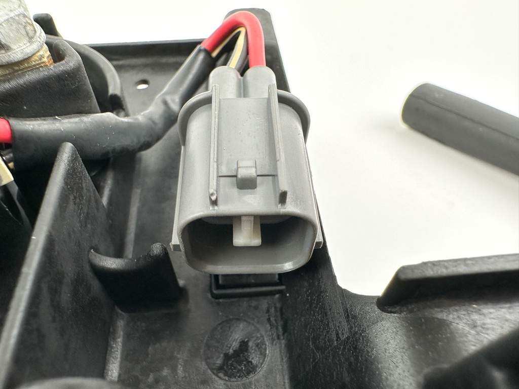 2004 Yamaha 225 HP 4 Stroke Outboard Ignition Coil Set 69J-82310-00-00 OEM