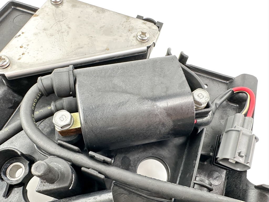 2004 Yamaha 225 HP 4 Stroke Outboard Ignition Coil Set 69J-82310-00-00 OEM