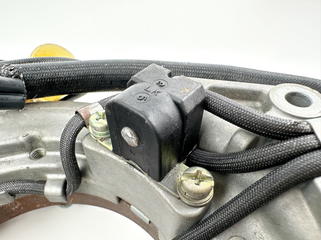 2004 Yamaha 225 HP 4 Stroke Outboard Coil Pulser Base Stator Assembly 69J-81460-01-00 OEM