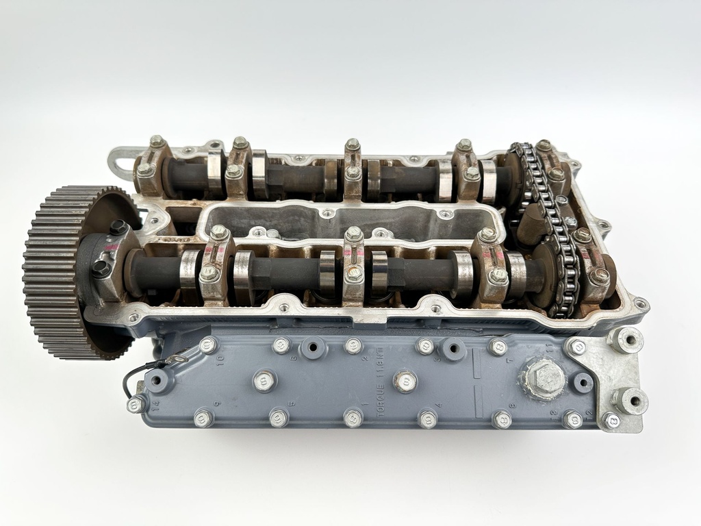 2004 Yamaha 225 HP 4 Stroke Outboard Starboard Cylinder Head 69J-W009A-02-1S OEM