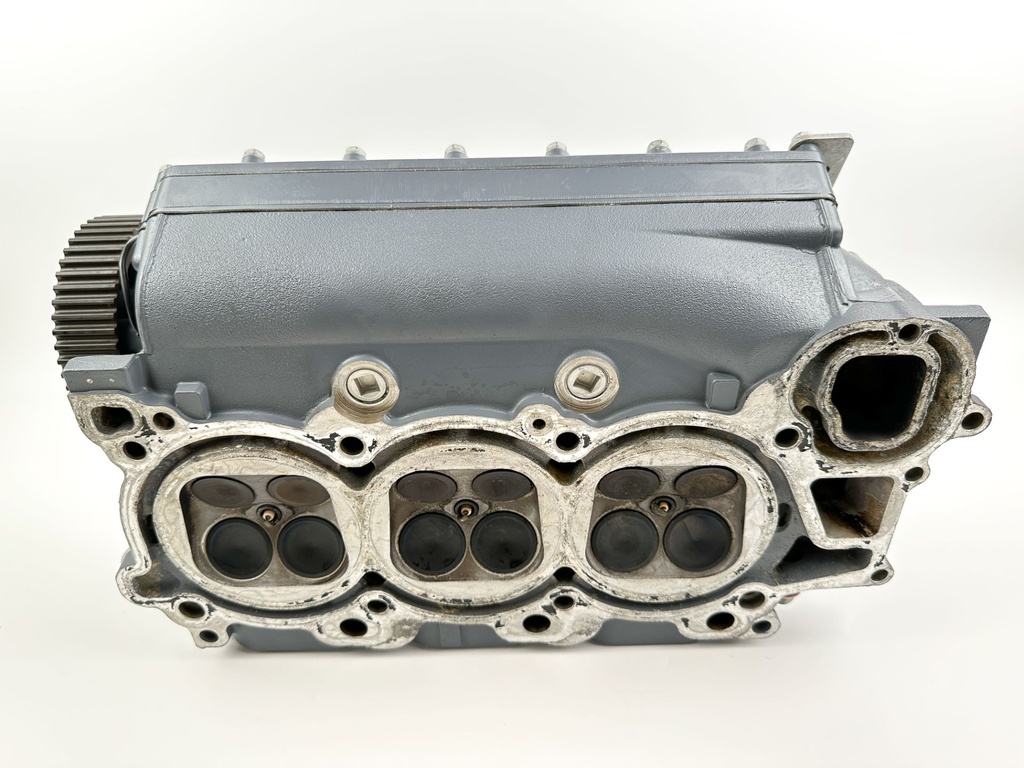 2004 Yamaha 225 HP 4 Stroke Outboard Starboard Cylinder Head 69J-W009A-02-1S OEM