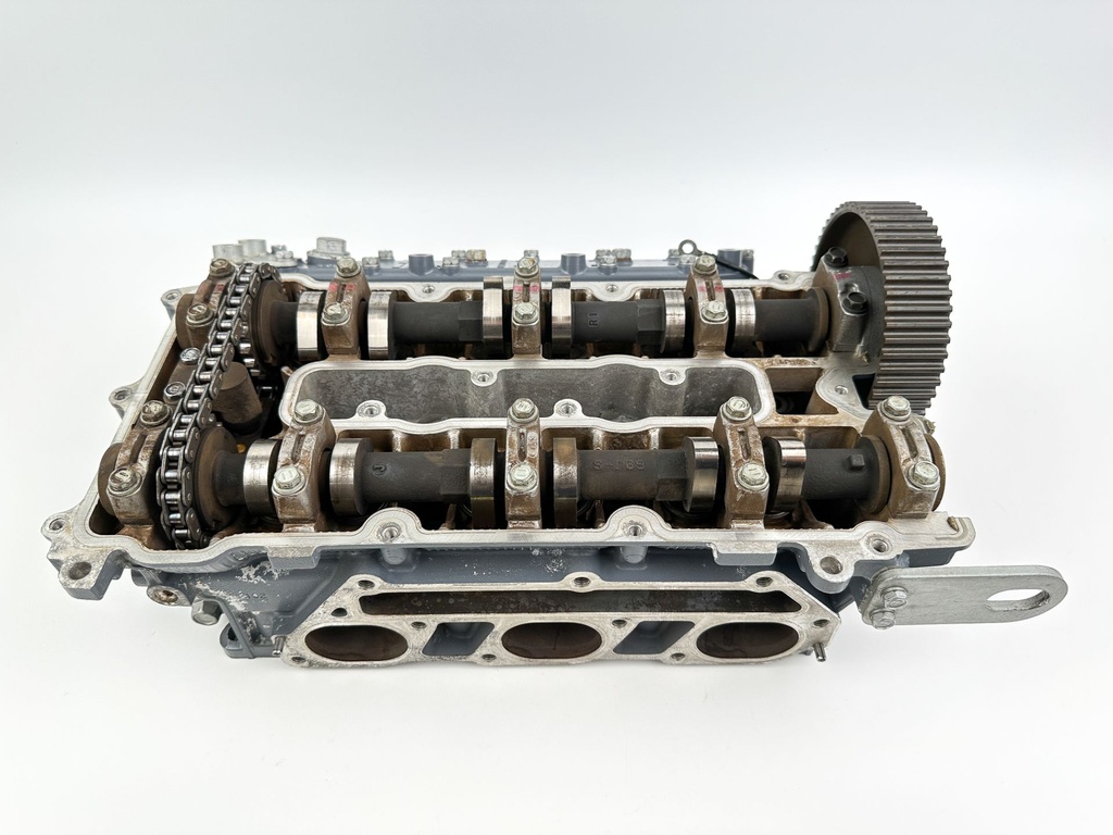 2004 Yamaha 225 HP 4 Stroke Outboard Starboard Cylinder Head 69J-W009A-02-1S OEM