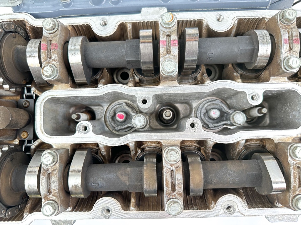 2004 Yamaha 225 HP 4 Stroke Outboard Starboard Cylinder Head 69J-W009A-02-1S OEM