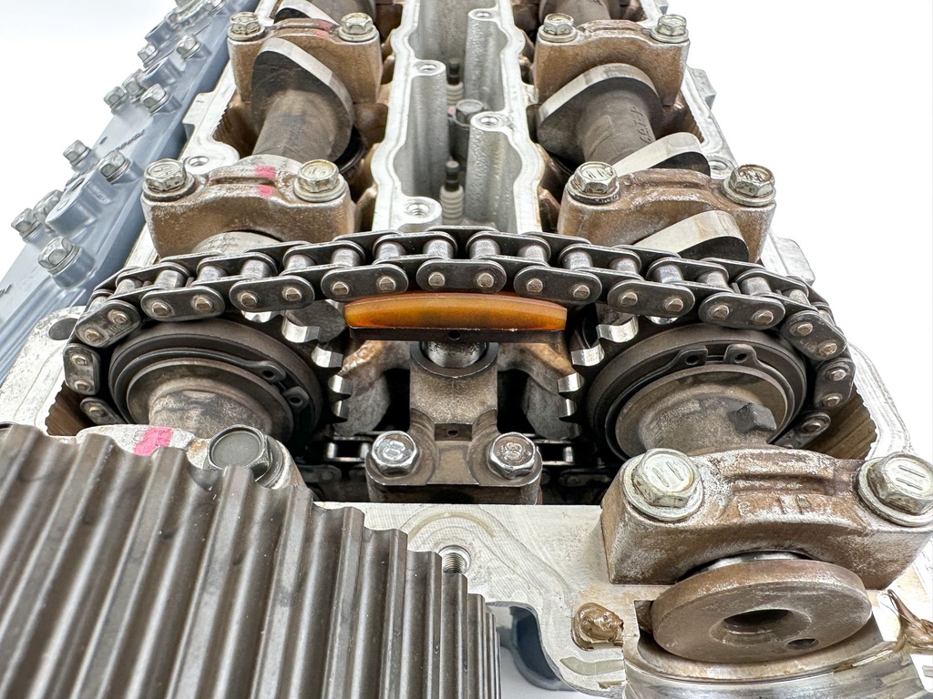 2004 Yamaha 225 HP 4 Stroke Outboard Port Cylinder Head 69J-W009C-02-1S OEM