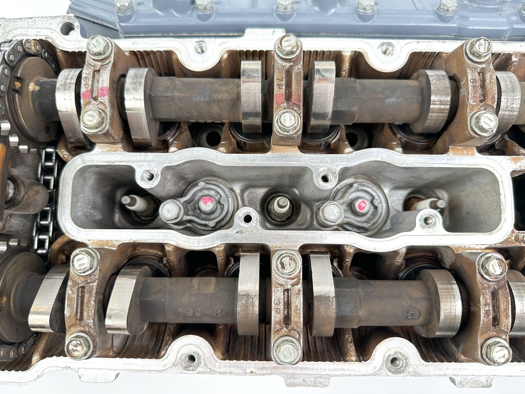 2004 Yamaha 225 HP 4 Stroke Outboard Port Cylinder Head 69J-W009C-02-1S OEM