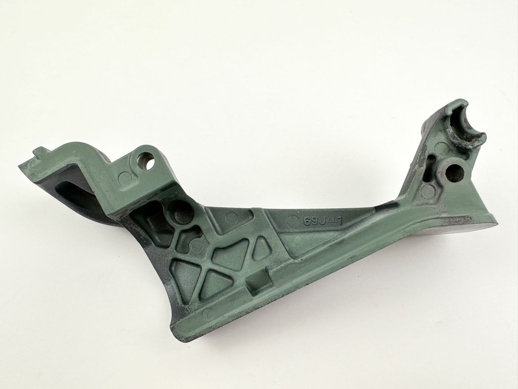 2004 Yamaha 225 HP 4 Stroke Outboard Cable Cover Plate 69J-42738-01-5B OEM