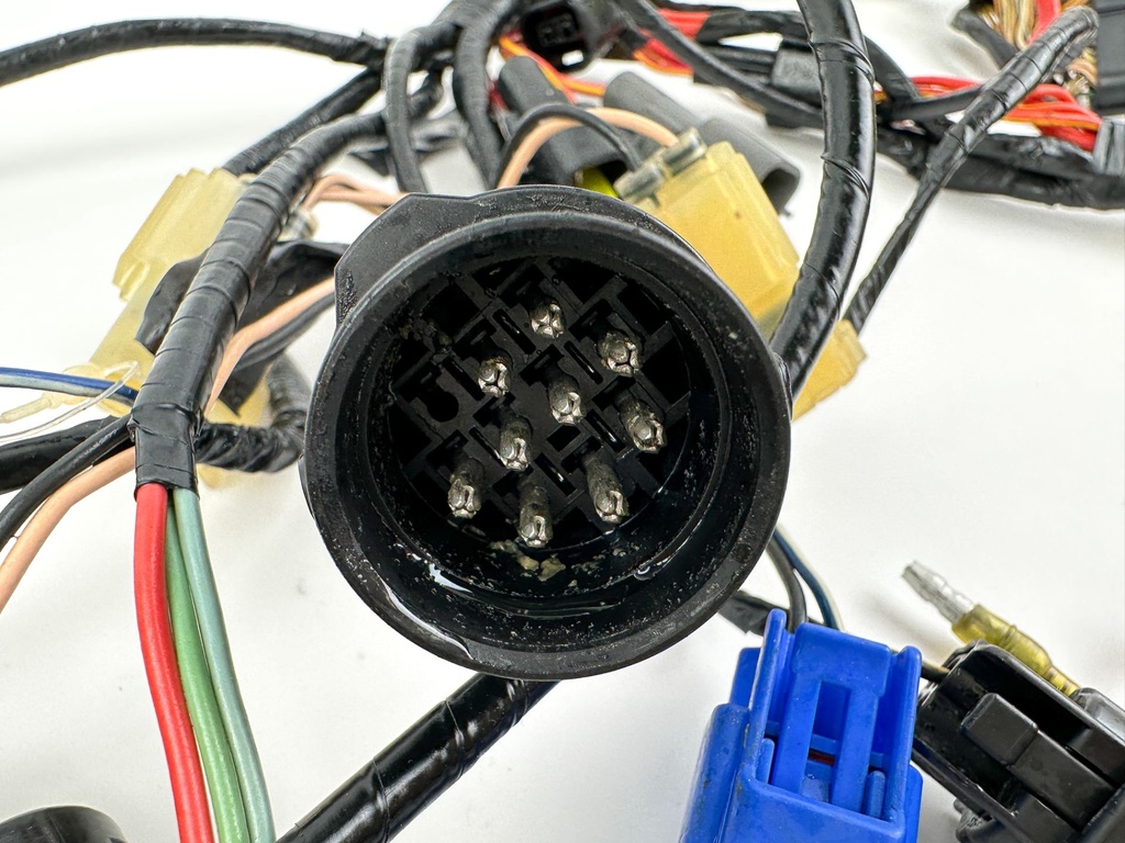 2004 Yamaha 225 HP 4 Stroke Outboard Engine Wire Harness 69J-82590-40-00 OEM