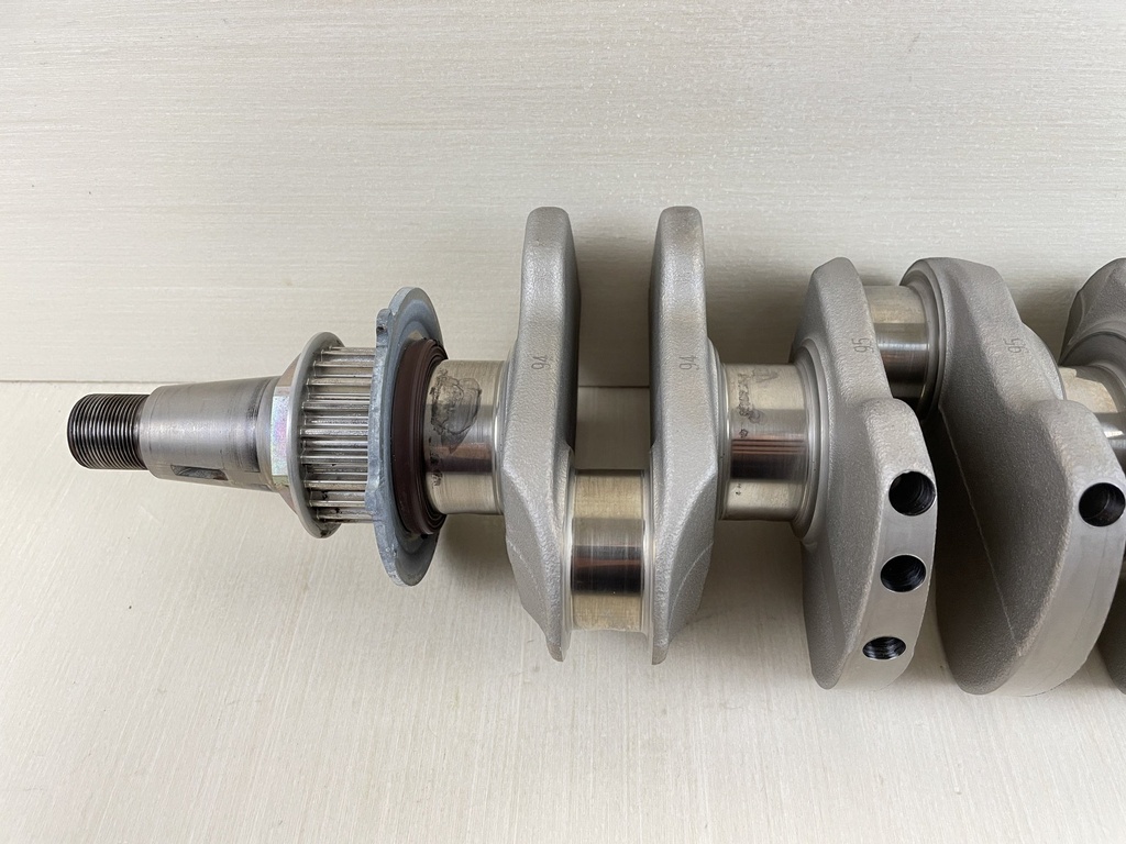 2008 Yamaha 90HP F90 4 Stroke Outboard Crankshaft Crank Shaft Assembly 6D8-11411-00-00