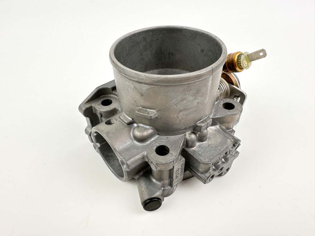 2012 Suzuki 140 HP 4 Stroke Outboard Throttle Body Assembly 13300-90J00 OEM