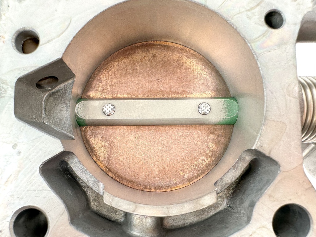 2012 Suzuki 140 HP 4 Stroke Outboard Throttle Body Assembly 13300-90J00 OEM