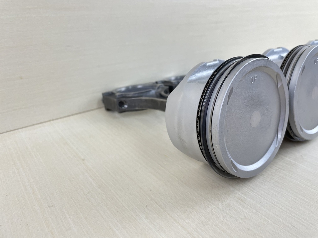 2008 Yamaha 90HP 4 Stroke Outboard Piston With Connecting Rod Set 3 6D8-W1164-20-00