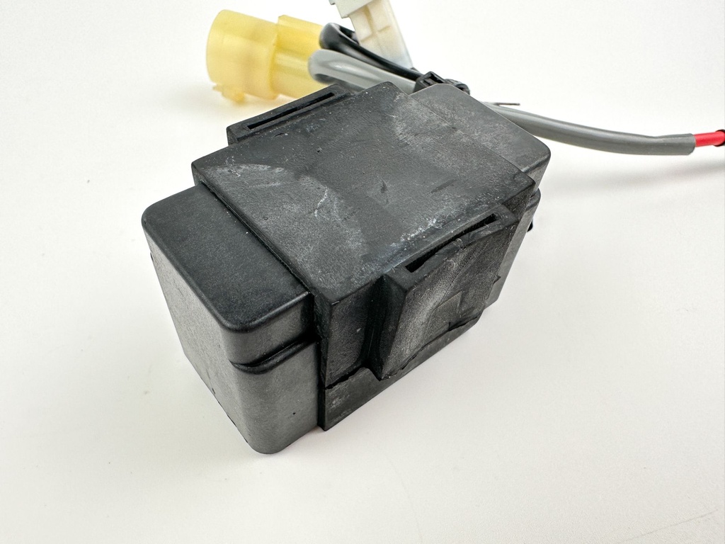 2012 Suzuki 140 HP 4 Stroke Outboard Trim Tilt Relay 38410-93J12 OEM