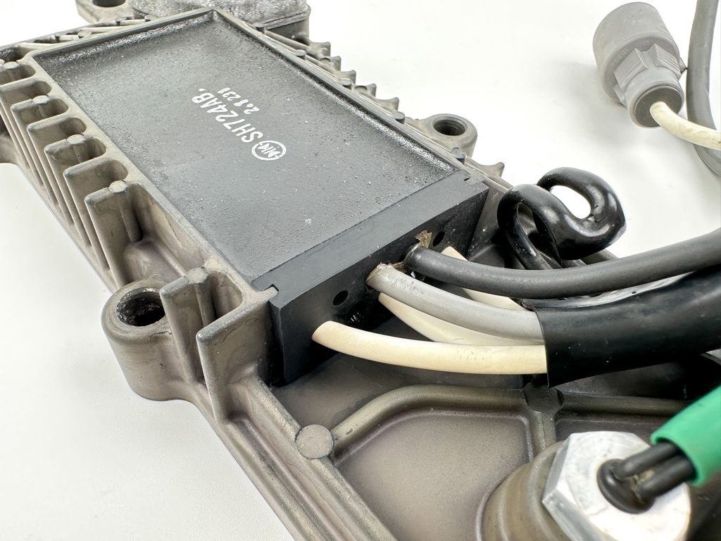 2012 Suzuki 140 HP 4 Stroke Outboard Rectifier & Regulator 32800-90J30 OEM