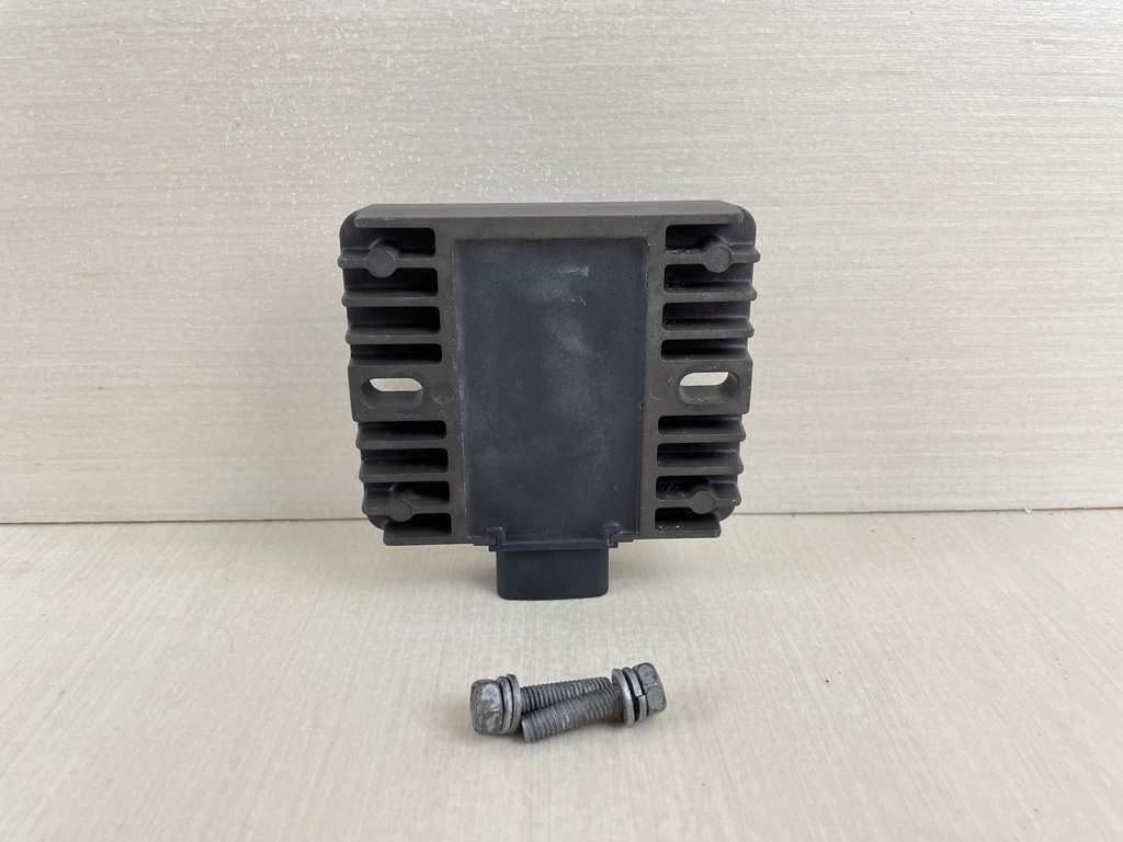 2008 Yamaha 90HP F90 4 Stroke Outboard Regulator Rectifier Assembly 6D3-81960-00-00