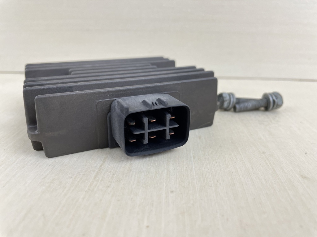 2008 Yamaha 90HP F90 4 Stroke Outboard Regulator Rectifier Assembly 6D3-81960-00-00