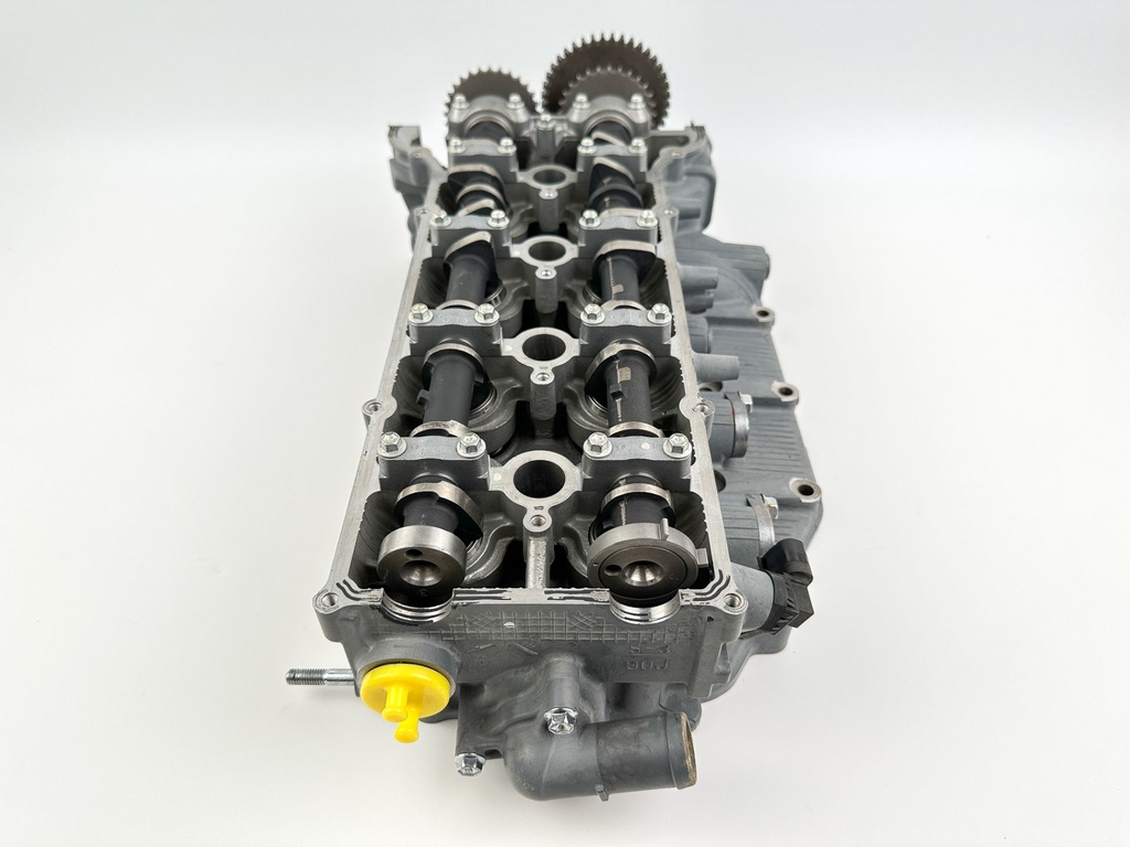 2012 Suzuki 140 HP 4 Stroke Outboard Cylinder Head 11100-90J11 OEM