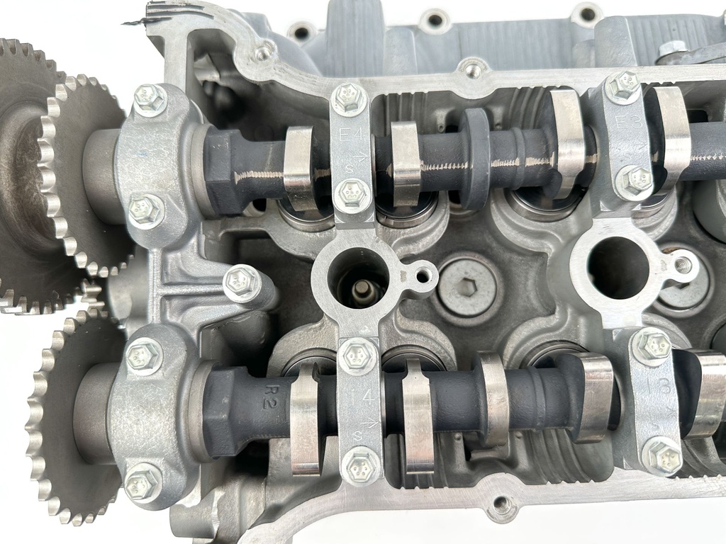 2012 Suzuki 140 HP 4 Stroke Outboard Cylinder Head 11100-90J11 OEM