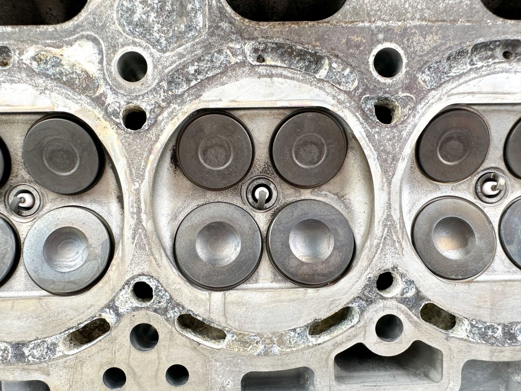 2012 Suzuki 140 HP 4 Stroke Outboard Cylinder Head 11100-90J11 OEM