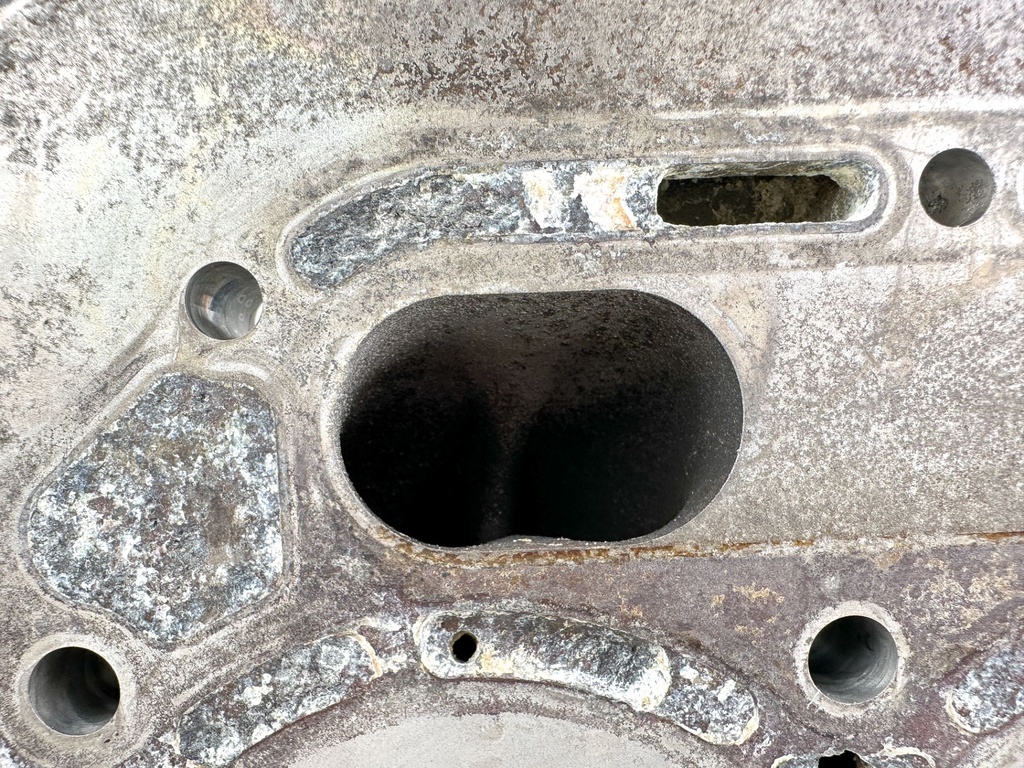 2012 Suzuki 140 HP 4 Stroke Outboard Cylinder Head 11100-90J11 OEM