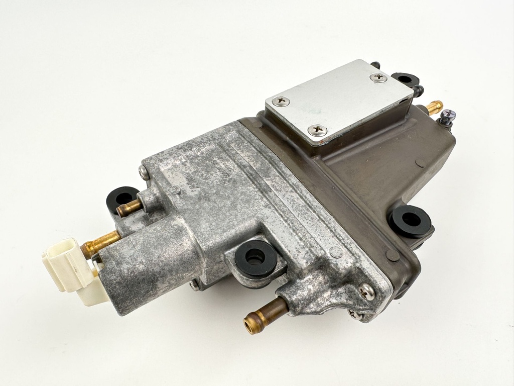 2012 Suzuki 140 HP 4 Stroke Outboard Vapor Separator Tank VST Read to Install