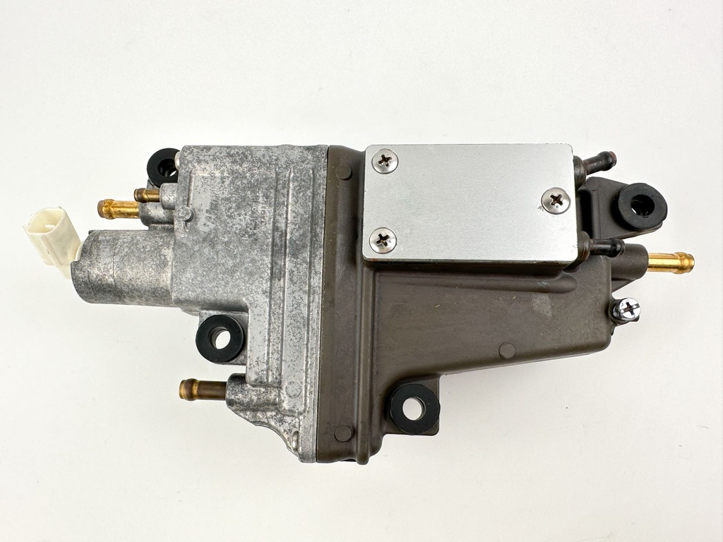 2012 Suzuki 140 HP 4 Stroke Outboard Vapor Separator Tank VST Read to Install