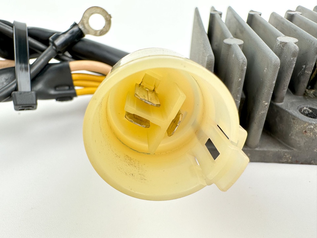 2003 Suzuki 60 HP 4 Stroke Outboard Rectifier & Regulator 32800-92E20 OEM