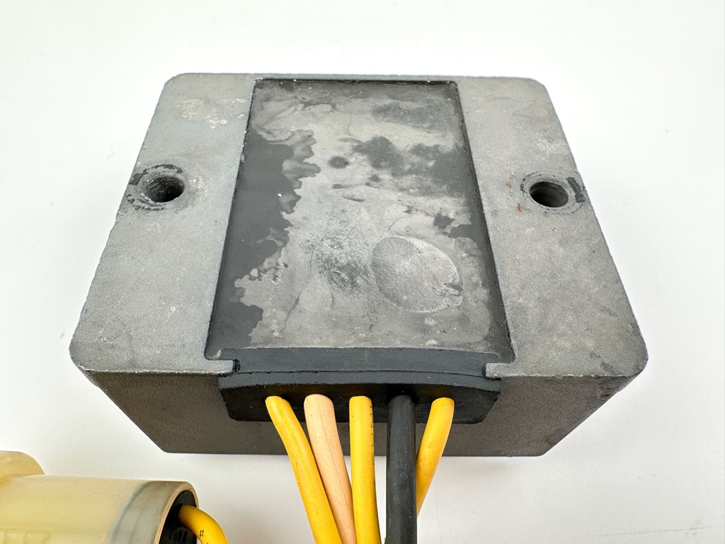 2003 Suzuki 60 HP 4 Stroke Outboard Rectifier & Regulator 32800-92E20 OEM