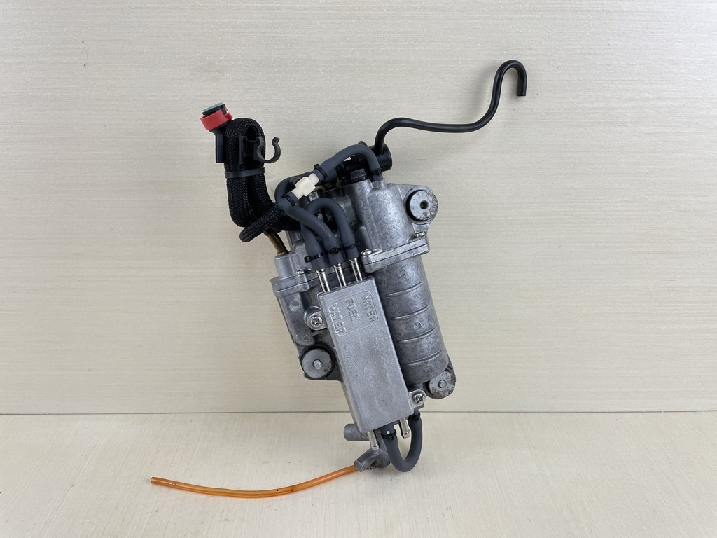 2008 Yamaha 90HP F90 4 Stroke Outboard Float Chamber Assembly Fuel 6D8-14180-20-00