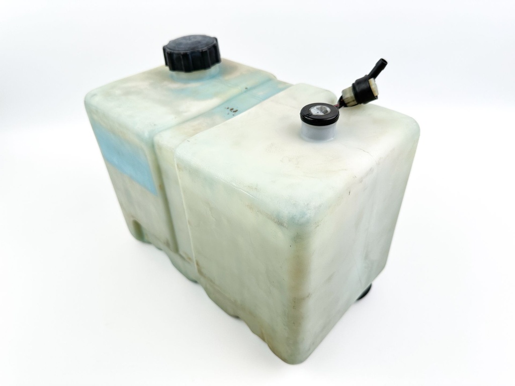 Yamaha Outboard Remote 2 Stroke Remote Oil Tank Assembly With Pump 2.8