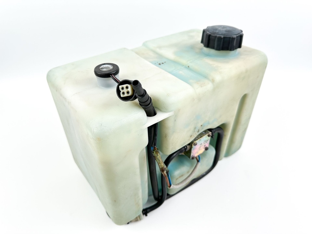 Yamaha Outboard Remote 2 Stroke Remote Oil Tank Assembly With Pump 2.8