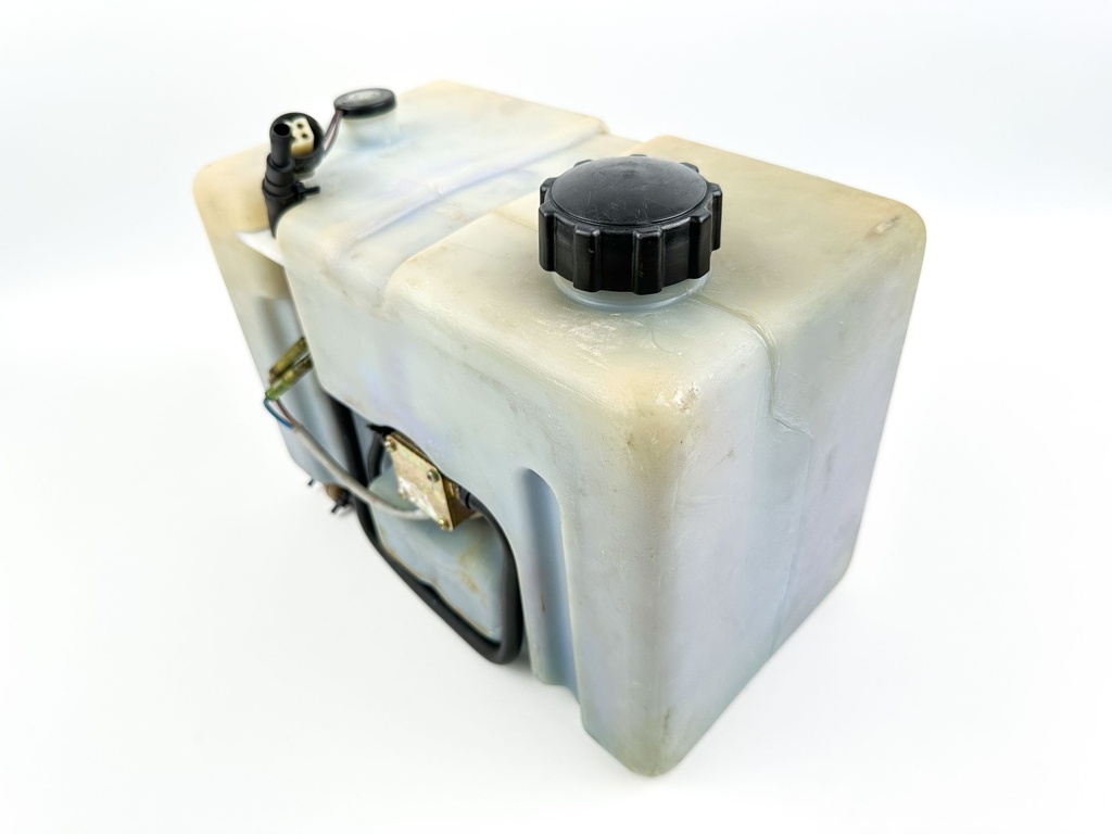 Yamaha Outboard Remote 2 Stroke Oil Tank Assembly With Pump 2.8 Gallons