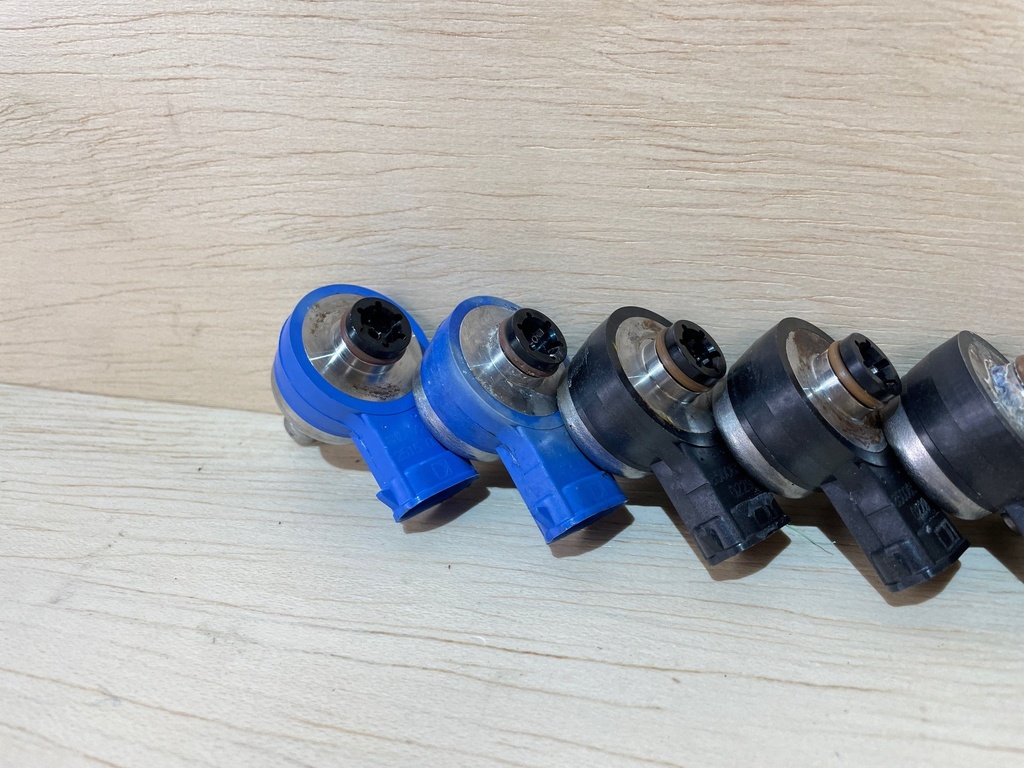 1999 Mercury Optimax 200hp Outboard Air Injector Assembly Set 8M6001743