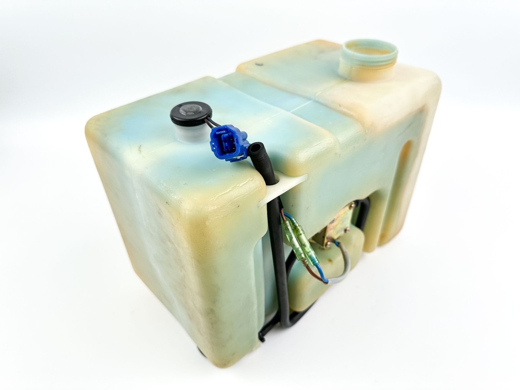 Yamaha Outboard Remote 2 Stroke Oil Tank Assembly With Pump 2.8 Gallons No Cap