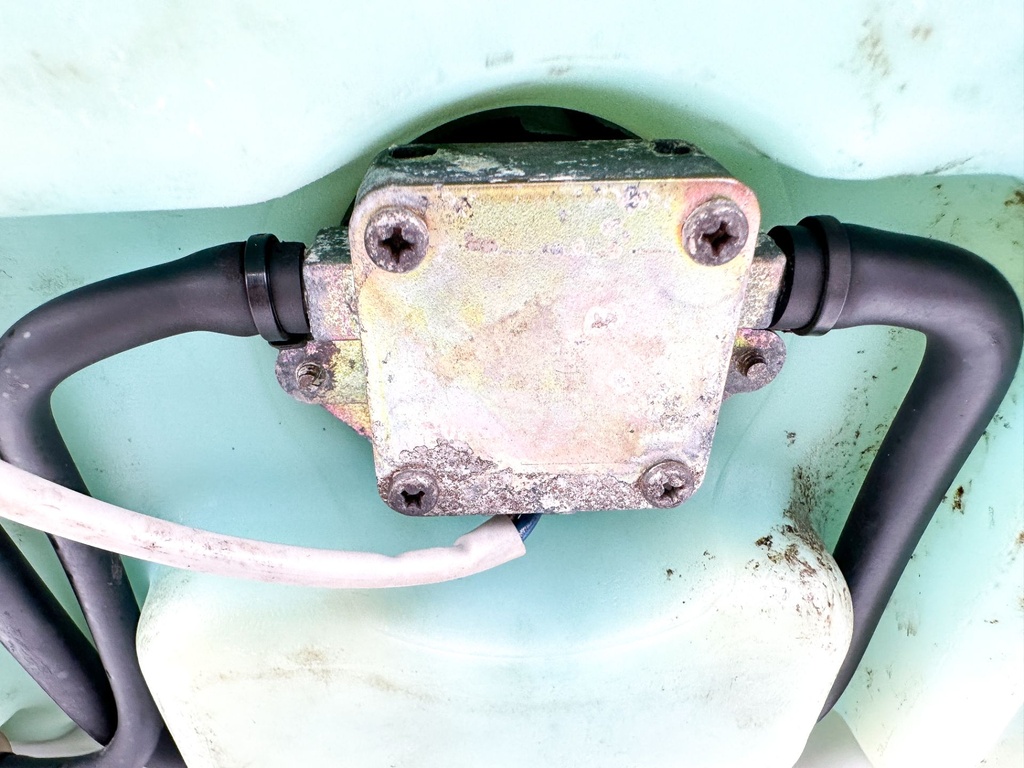 Yamaha Outboard Remote Oil Tank 2.8 Gallons 10.5L W/ Pump & Sensor