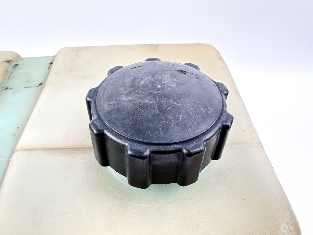 Yamaha Outboard Remote Oil Tank 2.8 Gallons 10.5L W/ Pump & Sensor