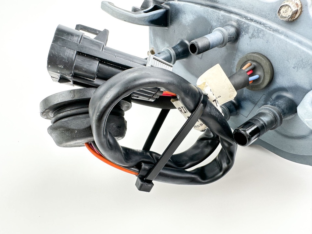 2007 Mercury 275 HP 4 Stroke Outboard FSM Fuel Supply Module 880596T02 OEM