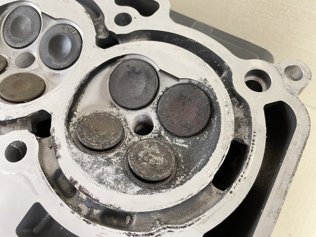 2008 Yamaha 90HP 4 Stoke Outboard Cylinder Head Assembly Complete 6D8-W009A-02-9S